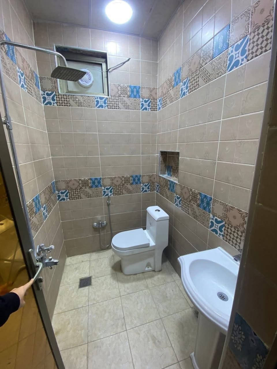 💎 للإيجار في السيدية 💎
📢 منشور رقم: ((586))
للإيجار في السيدية
مشتمل طابق اول 
مساحة ٨٠ متر 

تتكون من:
• غرفتين نوم
• صالة
• مطبخ
• خدمات عدد 2
💰 بدل الإيجار: ٧٠٠ ألف 
موقع السيدية مربع الـ٤٠٠ 

📞 للاستفسار أكثر لاتصال عبر

 الرقم التالي ***********
