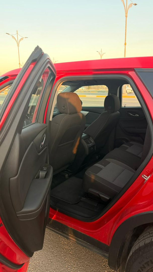 🚘 شفروليه بلايزر 2LT – فور ويل
📅 الموديل: 2023
🇺🇸 وارد: أمريكي
⚙️ المحرك: 4 سلندر تيربو
🛣 الممشى: 18000mi
📍 الرقم: سليمانيه 
📌 الموقع: بغداد
✨ المواصفات:
🔹 دفع رباعي (4WD)
🔹 رادار تحذير أمامي
🔹 كرسي السائق كهرباء
🔹 كاميرا خلفية
🔹 مثبت سرعة
🔹 نظام تحديد المسار
🔹 تحكمات ستيرن
🔹 ماوس أنظمة القيادة
🔹 شاشة وسطية
🔹 هاند بريك كهرباء
🔹 تبريد خلفي قطعتين
🔹 منافذ شحن USB و Type-C
🔹 أربع أبواب بصمة
🔹 مانع انزلاق ABS
🔹 أوتو ستوب
⚠️ الضرر:
🔻 فقط ربع الجامغ الايمن شبه كلين 
🔻 إيرباك الستيرن 
💰 السعر: 210 قابل للتفاوض
📞 للاستفسار: ***********
***********
