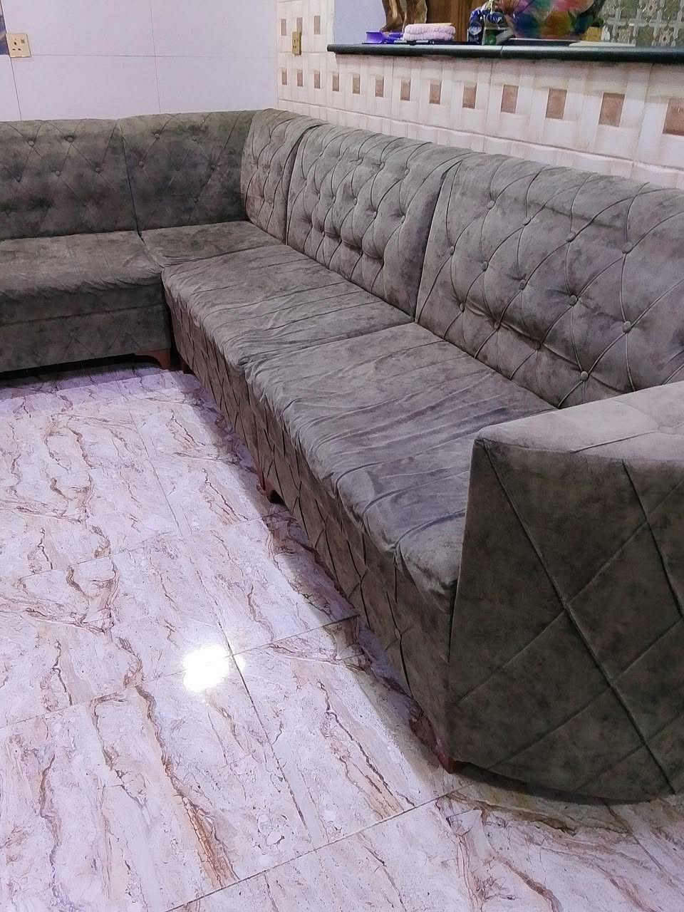 تخم عشر مقاعد شغل سليمانية نضيف السعر 150 وبيه مجال الاتصال واتس اب *********** بغداد, العراق
