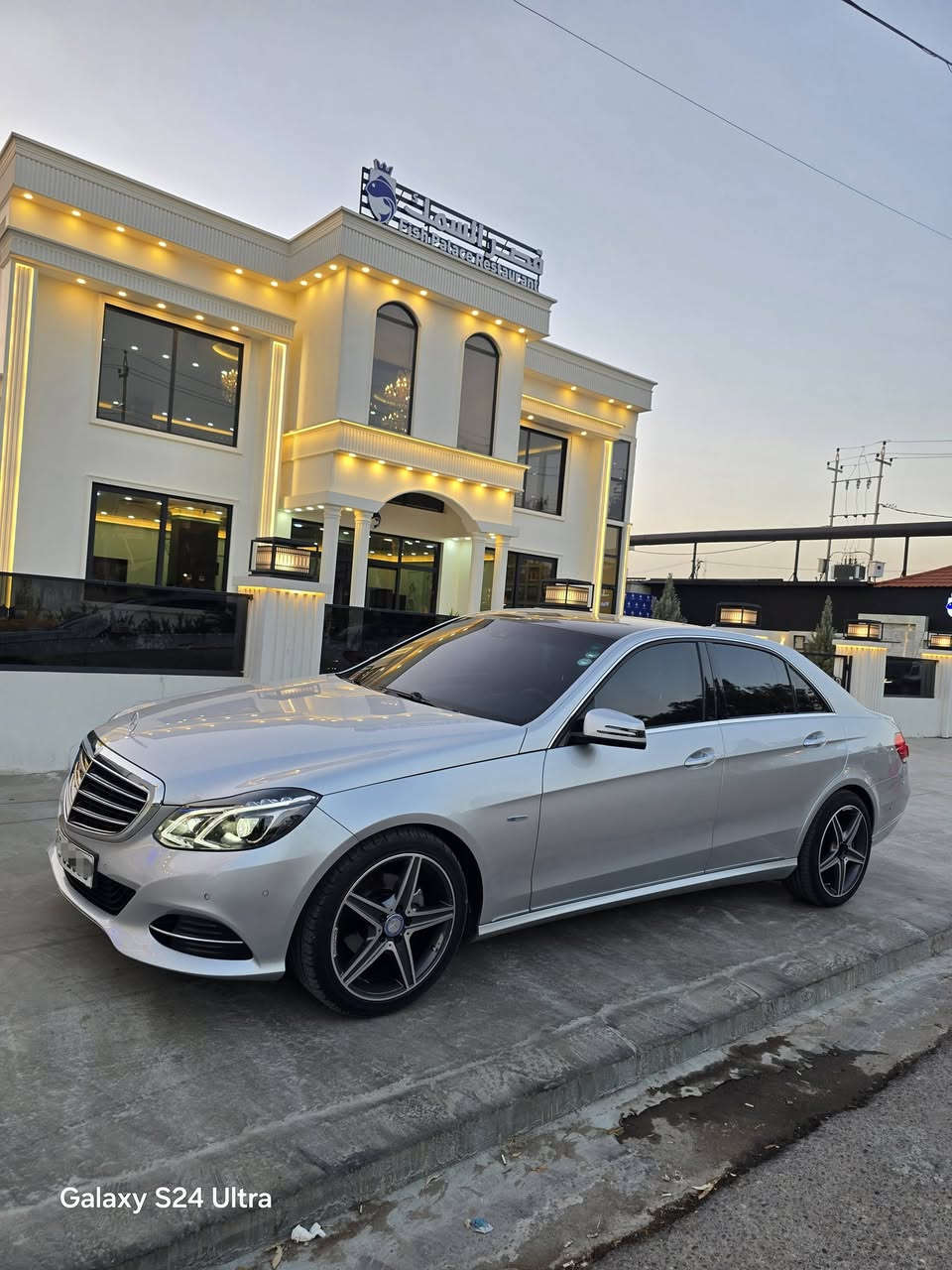 الفخامة الرئاسية 🔥🔥😍
للبيع ..سعر 198$
السياره جديدة بمعنى الكلمة واحلى من الصور 
Mercedes E class 2014
مرسيدس اي كلاس ٢٠١٤
مواصفات E200

مكينة ٤سلندر+توربو حجم ٢.٠لتر
وارد المانيا 
🚫بدون ضرر صبغ جاملغ امامي يمين بدون دواخل و ايرباك
السيارة كلش حلوة و نظيفة 
فول مواصفات ما عدا الفتحه والجلد 
رقم اربيل رقم وهزة وسنويه جديد بأسمي شرط التحويل ..بيها كتاب تظليل ٨٠ %
مكفولة من كير و محرك و كهربائيات
موصل الايسر 
***********
***********
