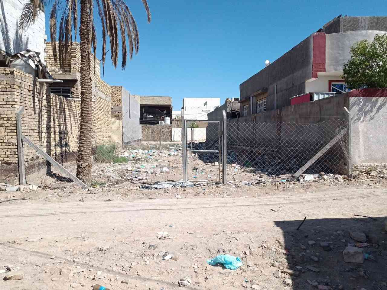 قطعة أرض
السلام عليكم قطعة أرض للبيع مكان القطعة "الطهمازية حي اليابس" المساحه الكلية 200م 
الواجهة 10م. والنزال 20م. متوفره جميع الخدمات للأستفسار ***********
