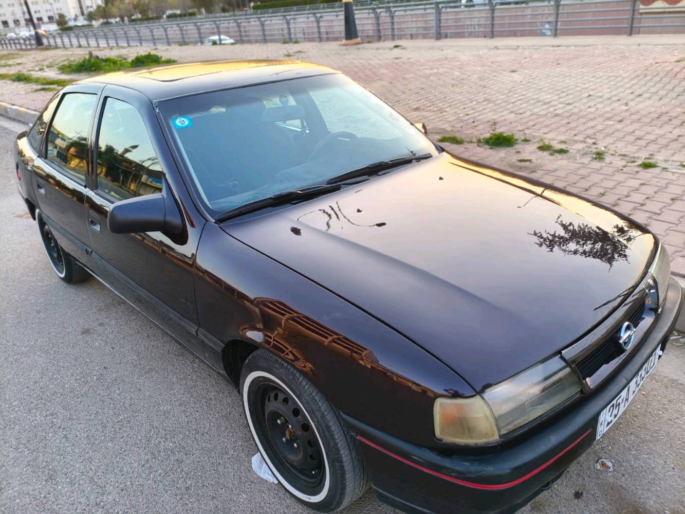 للبيع
مشروع وطني باسمي 
بطاقه بانزين 
سياره متعوب عليها حلوه 
لاصرف ولابخار 
مثل ماواضح بصوره 
سعر 42بي مجال لطيبين 
***********
***********واتساب
