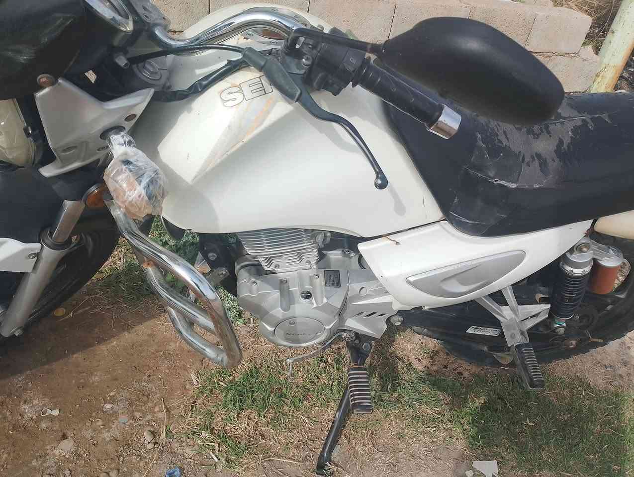 سلام عليكم ورحمه مطور سنكي البيع موديل 215 سعر 550 بلادي نضيف مال جني مكاني بلد الموشراي لايتصل رقم ***********
