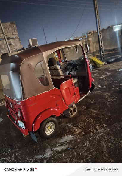 السلام عليكم تكتك مديل 22 رقم وسنويه محرك مفتوح اابدي بي رصعه جوه البك لايت السعر 7750 مكاني البصره الحيانيه ‏‪***********‬‏
