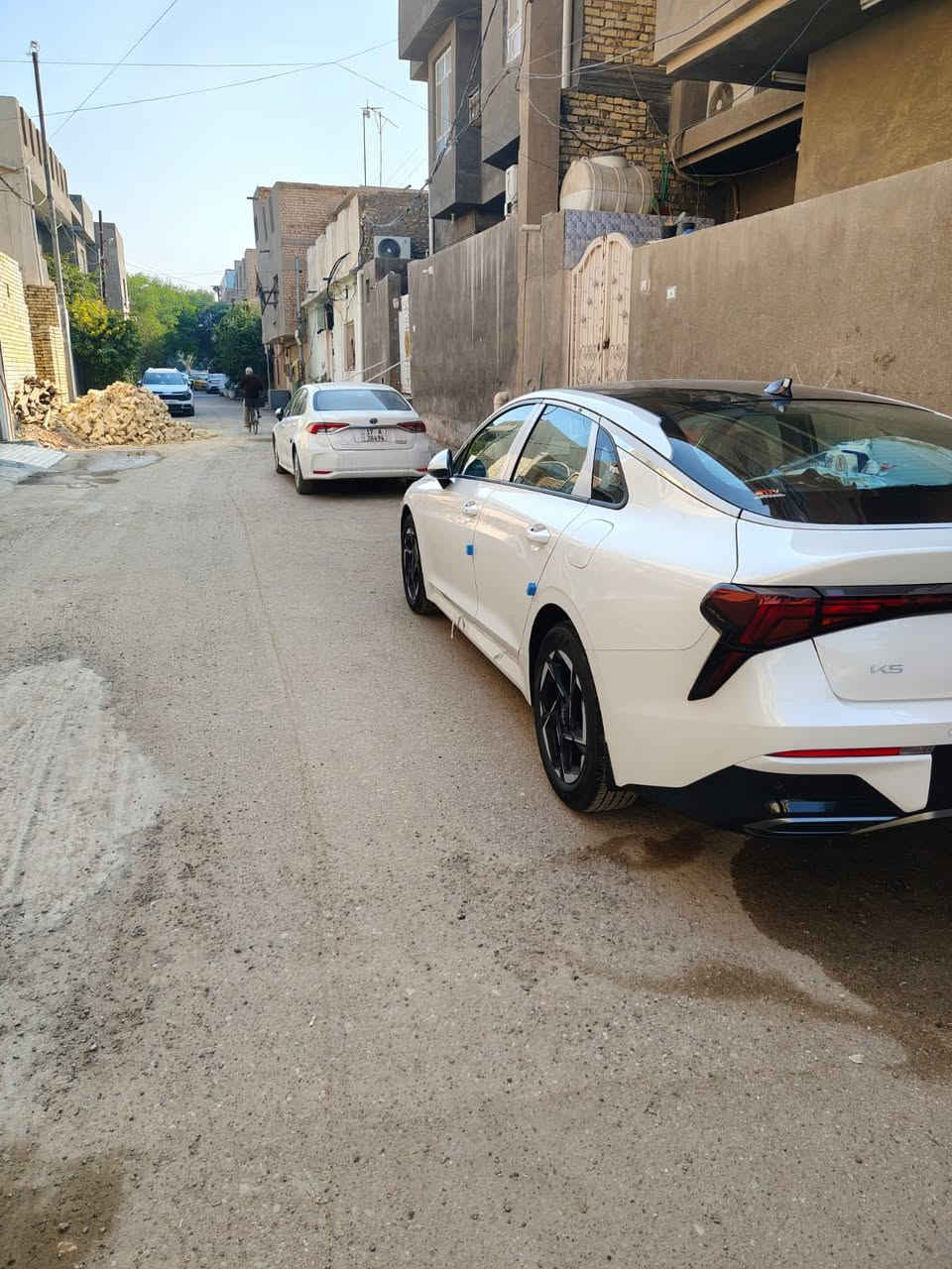 سلام عليكم سيارة K5 موديل 24 السيارة خاضعة للضمان ماشية 13000  موصفاتها معروفة 
محرك 2500
سقف بانوراما 
بصمة
شاشة عداد رقمي
شاشة كبيرة تدعم ابل كار بلي واندرويد اوتو 
حساس امامي خلفي 
وكل المواصفات المعروفة بيها من كامره وباقي المواصفات 
***********

