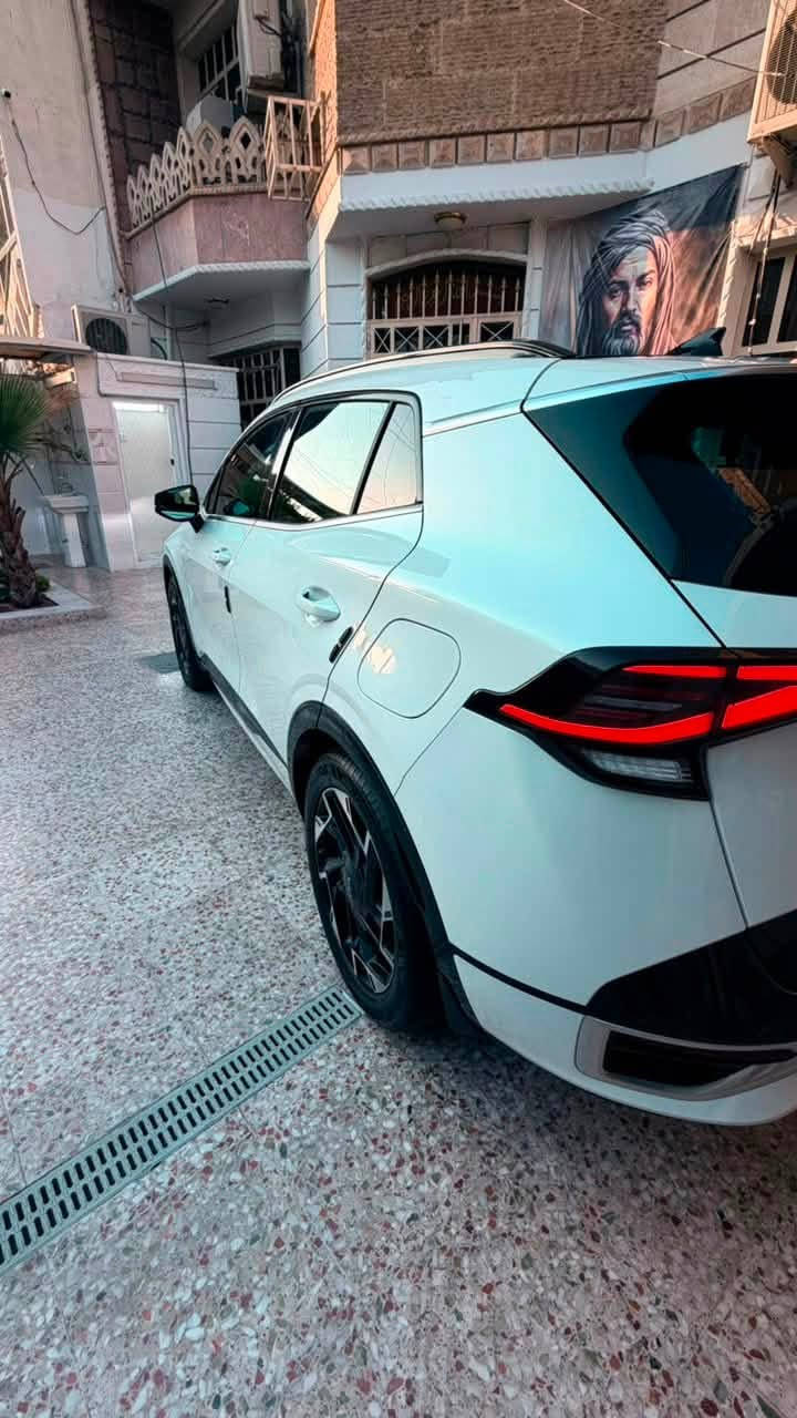 السلام عليكم

سبورتج GT line (2025)خليجيه مكفوله كفاله عامه 

رقم بغداد بسمي 

استيراد خاص لشركة أكدال 

السيارة ماشية (30000) الف كم

السياره اعلى مواصفات 

بنورامه 

اربع وضعيات قياده 

بصمة ابواب وترحيب

شحن لاسلكي 

حساس مطري 

صندوق كهرباء 

مقاعد جلد وكنتاره 

تشغيل عن بعد

محرك 2000 دوش 

شاشه كار بلي متصله 

كيجات دجتال متغير

كامرا خلفيه دواره 

اربع حساسات اماميه وخلفيه 

رادار 360 درجه 

كشنات كهرباء 

مقاعد تدفئه 

دركه هيتر 

مود درايف 

اوتو هولد

اوتو بارك

سايد بريك بصمه 

اشاير مري وشفط وترحيب 

تحكم استيرن 

شفتات استيرن 

قطعتين تبريد

ويل 19

داخل مطعم بيانو بلاك + كاربون 

ولخارج مطعم بيانو بلاك

السعر خاص 

للاستفسار *********** 

المكان بغداد شارع فلسطين
