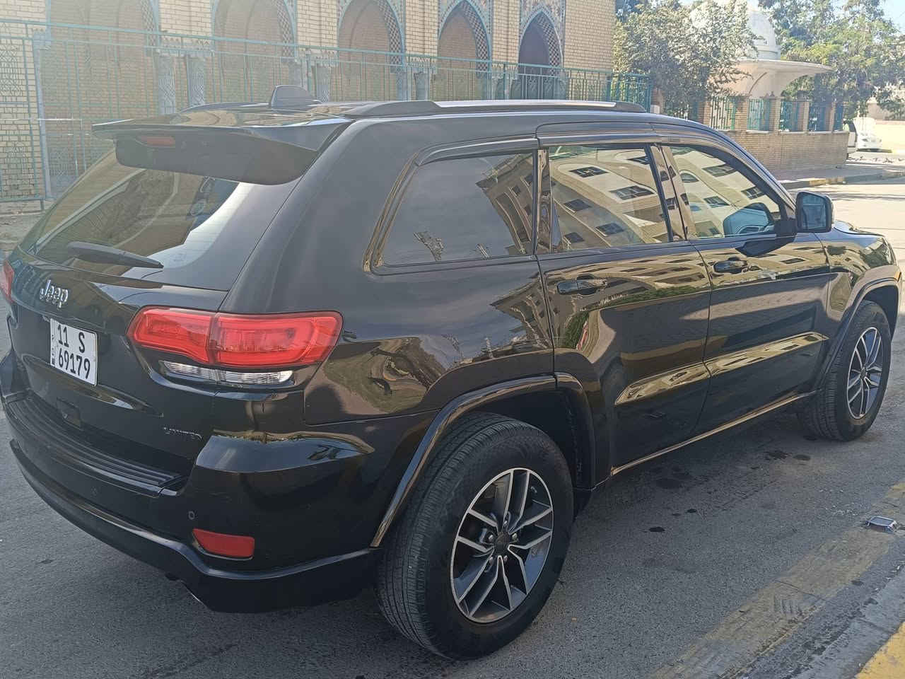 ***********
جيب 2019 كراند شيروكي لمتدد
***********
السعر السعر السعر 195
السيارة باسمي تحويل ثاني يوم 
مكاني بغداد
فول مواصفات 
الموديل :2019
المحرك : V6.  3.6L . 
العداد : 54 m
 المواصفات :قيادة ذاتية عند المنعطفات. تحذير النقطة عمياء ⚠ .نظام تحذير عند تجاوز السرعة المحددة. . تعديل وضعيات مقود السائق كهربائيا.  مرايا تعتيم ذاتي.  المرايا الجانبية قابلة للطي . نظام الصوت من ماكنتوش مع 19 سماعة. ويل قياس 18 . سقف بانوراما .   شاشه كبيرة نظام الخرائط (GPS) .عرض خرائط الطريق على لوحة القيادة. المصابيح الأمامية زنون . كشافات الضباب زنون .  دخول ذكي.  تشغيل عن بعد .الصندوق الخلفيي كهربائي .داخل جلد طبيعي ذاكرة لحفظ وضعيات الجلوس للسائق. المقاعد الأمامية كهربائية  المقاعد الأمامية تبريد وتدفئة .المقاعد الخلفية تدفئة .. حساسات خلفية  مكيف خلفي  
* تدفئة ستيرن .مانع تصادم خلفي  بلوتوث تلفون . محدد سرعة . نظام التشغيل والاطفاء الاوتوماتيكي . نظام بريك اوتماتيكي صور الحادث واتس اب 
*
