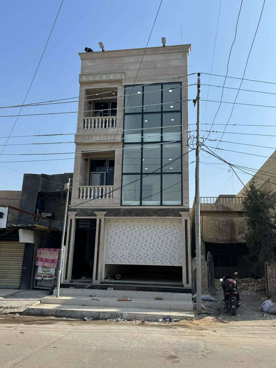 فرصه استثماريه 🏠

بنايه للبيع موقع ممتاز في حي الجهاد /الضباط  
شارع عرضه 15 متر 

المساحه :-147 متر(5.90*25)
3طوابق بناء 2025
تحتوي على:-
5 شقق ومحل كبير 
الطابق الارضي محل كبير +شقه
الطابق الاول شقتين 
الطابق الثاني شقتين 

وارد العماره 3ونص 

للاستفسار ‭0771 616 8529‬(ابو زهراء الطائي)
