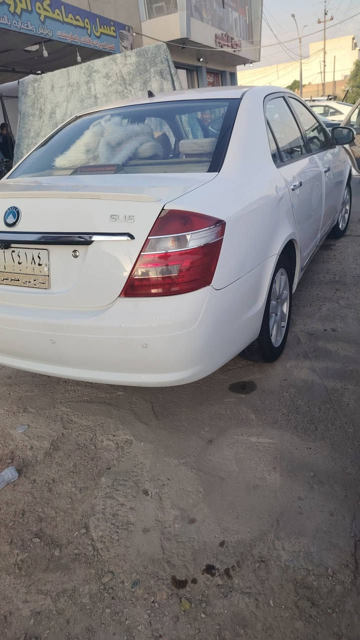 سلام عليكم جيلي 2012مشروع وطني كوبون بانزين بيه السياره خير من الله حلوه بيه اشويه صبغ بل جاملق الخلفي احله من الصور السعر 60 وبيه مجال
*********** مكان السياره كركوك
