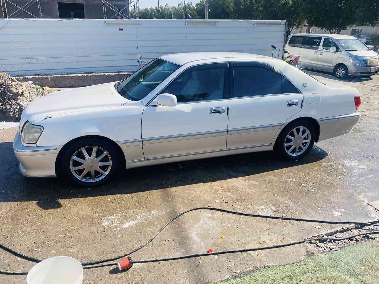 السلام عليكم
جنون أدوات موديل 2003 
السيارة حاوية بدون گص ،، بيها ضربة بالجاملغ الخلفي الأيسر ومعمره تعمير حلو ،،
سيارة كرستال أصل 
4 كشنات كهرباء 
بردة خلفية
ويل نجمة نفطي ياباني أصلي سعره 4 ورقات و الجناية تعرف ،،
السيارة كلش حلوة و بيها نواقص بسيطة ،،
مكان السيارة بصرة معقل ،،
سعرها 47 و بيها مجال بسيط حگ الجيه 
رقمي ***********
