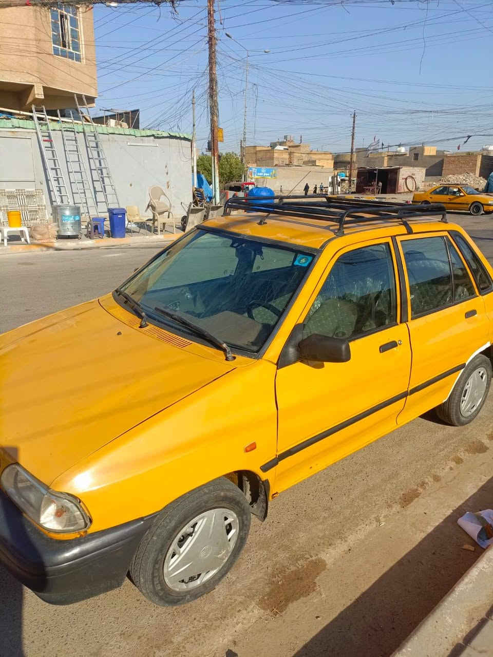 سلام عليكم سايبة موديل 12 هيئه وغرامات مصفره السياره باسمي السعر 28وبيها مجال الرقم *********** بغداد الحسينيه الراشديه
