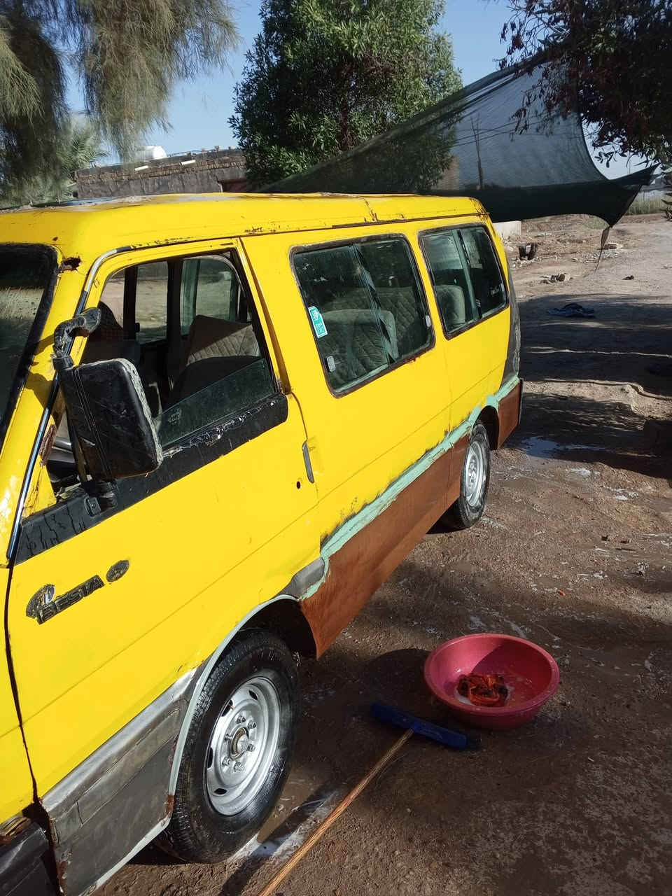 السلام عليكم كيا بستا موديل 1993 ماكينه بها خيط بخار تخم تاير جدد شواجی بالكرتونه راعيها اني رقم ***********
