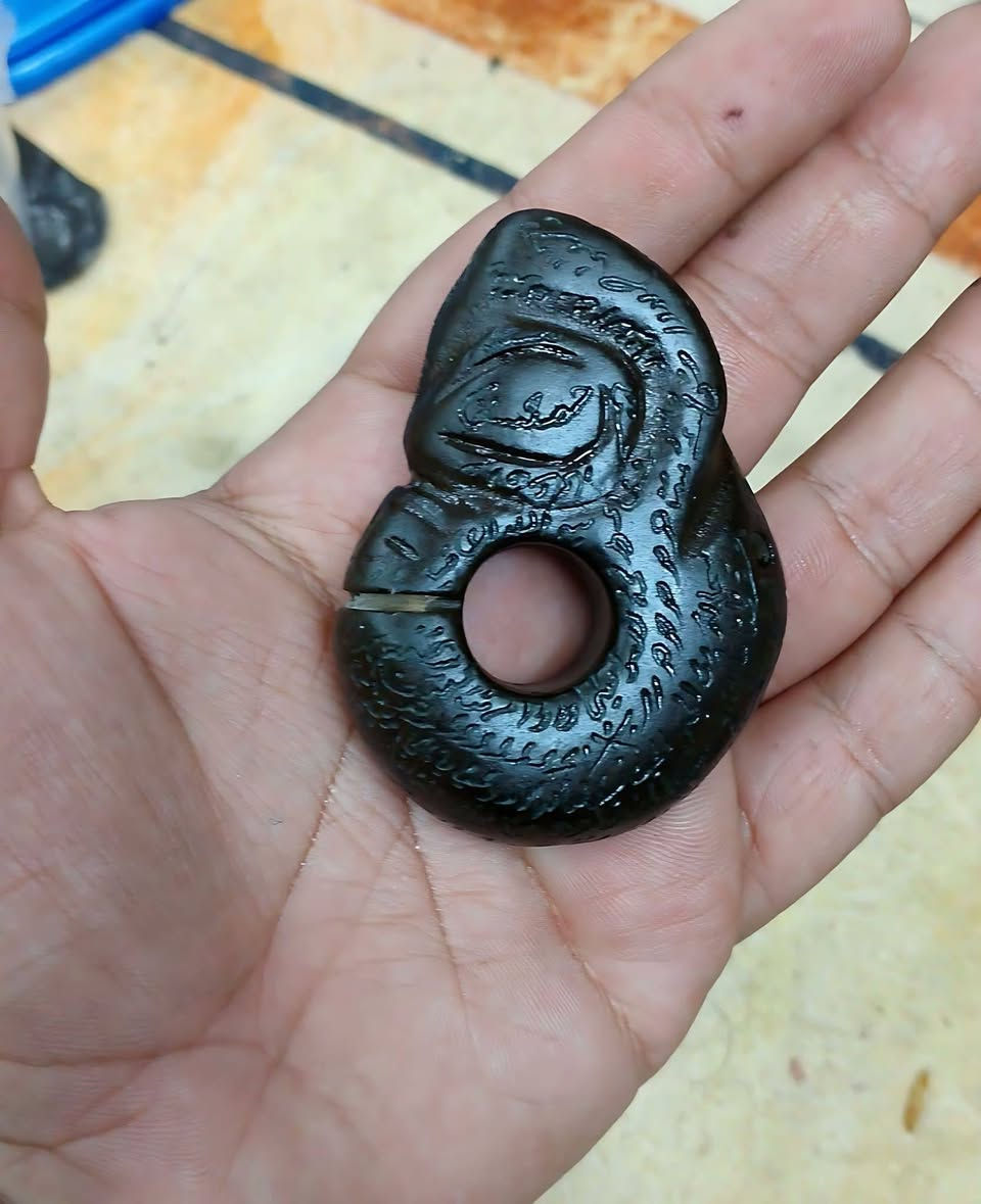 يا الله سلام عليكم اخوان توفرت أشكال مختلفة و 
متوفر جميع انواع و اشكال  العباس اباد الأفغاني الاخضر و الزيتوني و الاسود متوفر اكثر من 15 شكل وجميع الأحجام متوفره (جمله و مفرد) و  مخطوط وجهين ايات قرآنية و آيات أبطال السحر و طلسم الشفاء و آيات الشفاء وايات طرد العارض وايات الحسد و النفس و العين  وصراط علي حق نمسكه وسبحان من الجم الجن بكلماته واذا مرضت فهو يشفيني و ننزل من القرآن ما هو شفاء ورحمه للمؤمنين 
(متوفر عباس اباد منقوش حرز سيد علي القاضي وايات ابطال السحر) 
و(متوفر عباس اباد قديم)
و(متوفر فصوص محابس عباس اباد افغاني زيتوني منقوش من كل جهات ايات أبطال السحر)
و(متوفر عباس اباد تحصين مال بيت حجم كبير)
(للاستفسار مراسله الصفحه او الإتصال على الرقم ***********)
متوفر خدمه توصيل🚚جميع محافظات العراق
