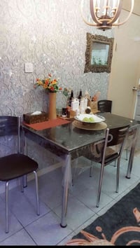 ميز طعام • عيب بسيط