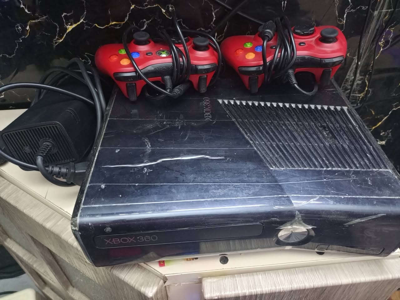 أكس بوكس 360الجهاز كلش جديد والنايلون بعده بي 120لعبه السعر 100مكاني بغداد حسينيه مال راشديه ‏‪‏‪***********‬‏
