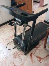 وبركاتة جهاز جري نظيف جدا مستعمل قليل جدا يحتوي على جهاز تكسير الدهون ...