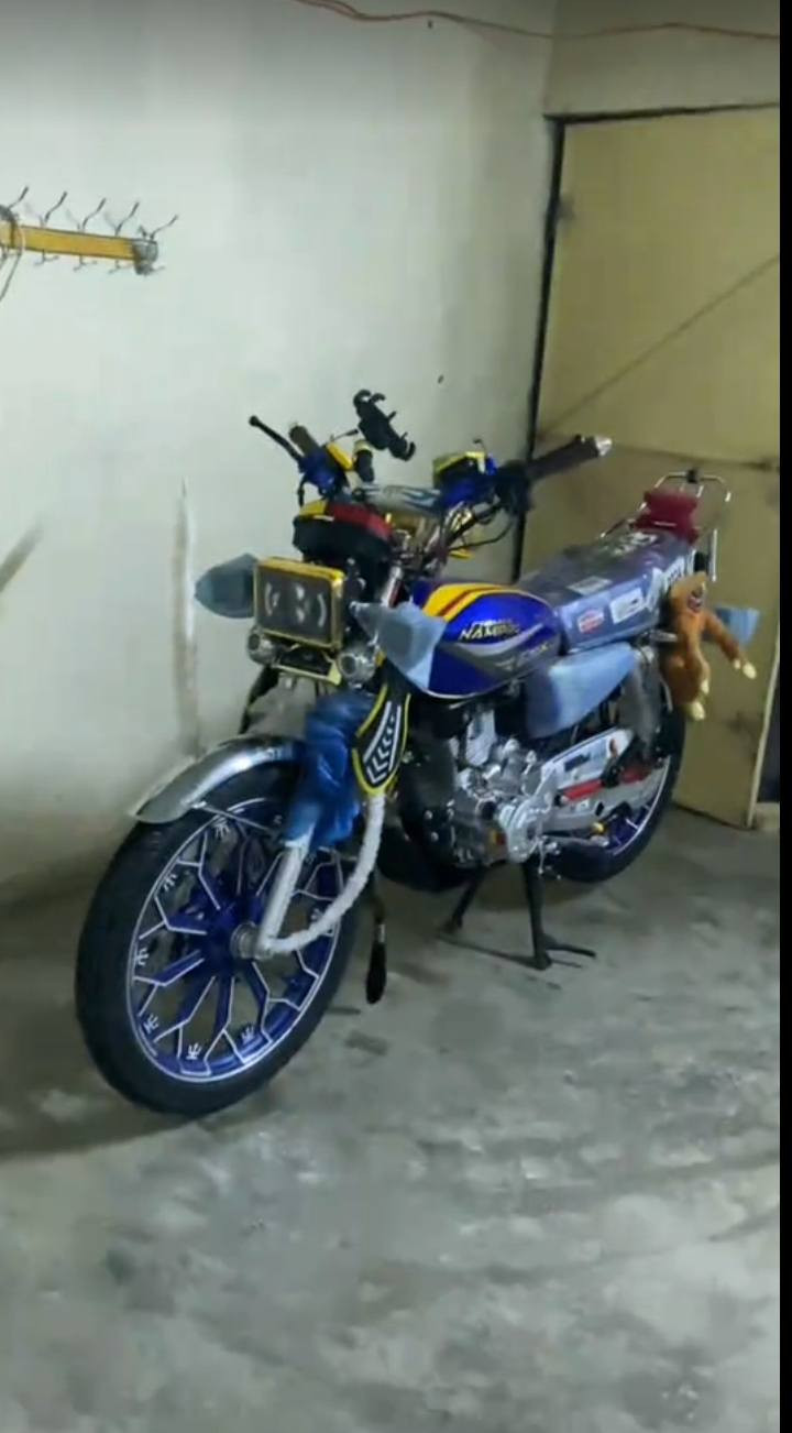 السلام عليكم دراجه نامه برو للبيع+مكينه 200Cc 
مابيها نقص فقط واير كيلو متر كهربائيات كله شغاله دبل عنبار رقم +*********** #مكاني_شهربان_المقدايه
