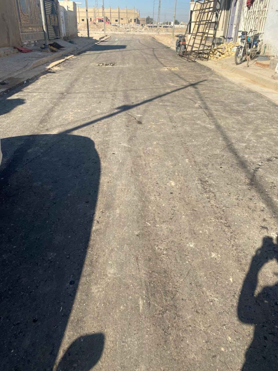 🌿دار للبيع طابو صرف
============
🌿الموقع//  حي الزهراء بالبداية قرب فلكه نجاح مقابيل شارع الأكاديمية
============
🌿المساحه//  ١٥٠ متر الواجهة ٧ونص والنزال ٢٠ 
============
🌿البناء//  كونكريت مسلح طابق واحد
بناء حديث
=============
🌿يحتوي الدار // غرفه وصاله واستقبال ومطبخ وصحيات داخلية وخارجيه ومناور وكراج
=============
المنطقه//  بيها خدمات كامله ماي ومجاري ومياه امطار ومقرنص و تبليط
=============
✅مطلوب عقاري ٥٧مليون
والتسديد ٣٠٧ بالشهر 
=============
☎️للاستفسار//
***********
***********
