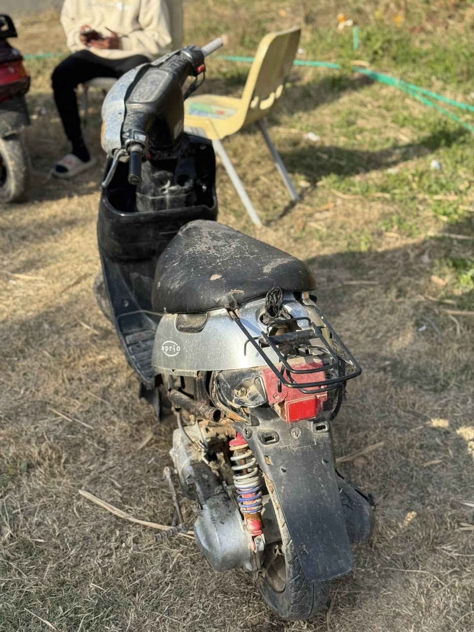 السلام عليكم دراجه بطه تشتغل بس ماتمشي  ماعرف شبيهه تاخذهه تحملهه وتروح جوم حديد قيم واخذ مكاني ديوانيه
 ***********
