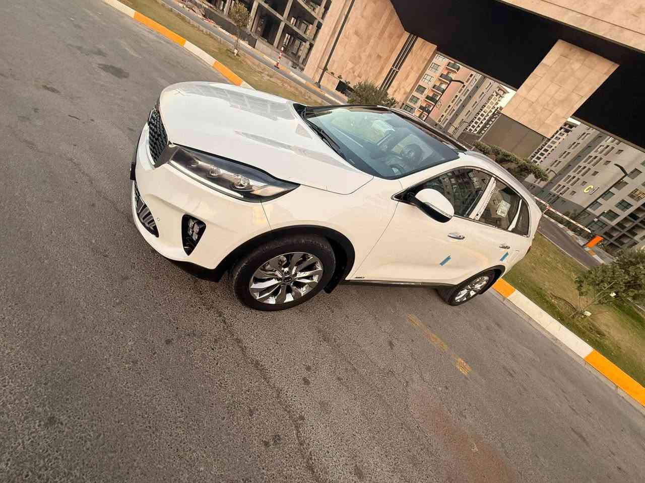السلام عليكم كيا سورنتو للبيع موديل 2019 خليجي مكفوله كفاله عامه السياره مال بيت حته مشيها قليل 
مكاني بغداد الرضوانيه السعر 242 وبيها مجال 
***********
