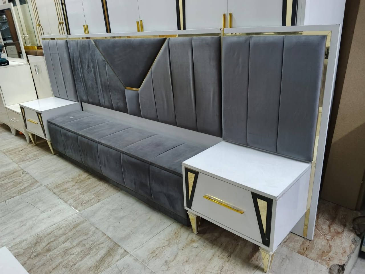 غرفة 6 ابواب 9 قطع 
للاستفسار ***********
