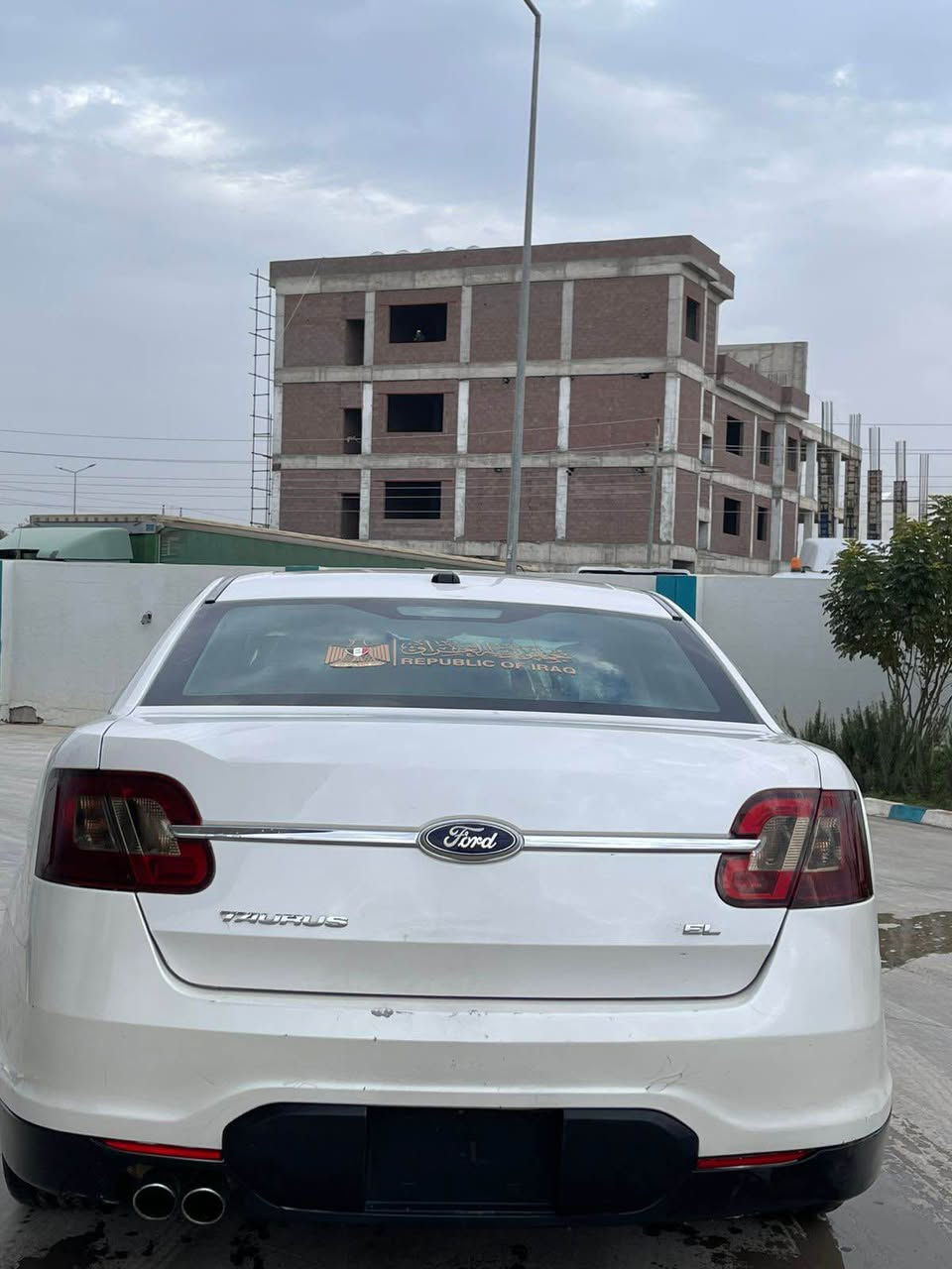 السلام عليكم ورمضان كريم
فورد تورس 2011 / رقم سليمانيه
السياره كلش جديده بالنسبه ال ٢٠١١ 
سياره كلين بيها مكانين بارد ع كد شبر وممبين نهائيا
كدامكم الصور واحكم كلش معتنين بيها 
سنويه جديده ماشيه 140
سعرها ب 106 وبيها مجال مكاني بغداد وكلار حاليا بغداد 
رقمي لشراي *********** بغداد, العراق
