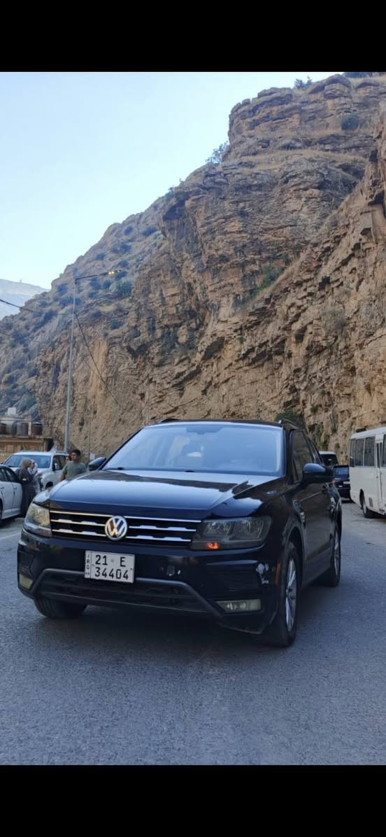 المحرك: 2.0 TSI اقتصادي وقوي
🔹 ناقل الحركة: أوتوماتيك
🔹 الدفع: (رباعي 4MOTION)
🔹 اللون: (ابيض)
🔹 الممشى: (99الف ميل )
ملاحظة كير مكينة مكفول +السيارة ٧ راكب 
✨ المواصفات:

 • شاشة لمس كبيرة
 • كاميرا خلفية
 • رادار + مثبت سرعة
 • تحكم بالمقود
 • نظام تشغيل بدون مفتاح
 • مكيف قوي
 • أنظمة أمان متقدمة
 • صرفية وقود ممتازة

السيارة كلين فقط يوجد تعديل بارد في الجاملغ الخلفي جهة الراكب والباقي رصعات 
رقم الشاصي 3VV1B7AX1LM136918
حالة السيارة: نظيفة جداً / استخدام شخصي

💰 السعر: (💲15،000)
📍 الموقع: (بغداد)
📞 للتواصل: (***********)
