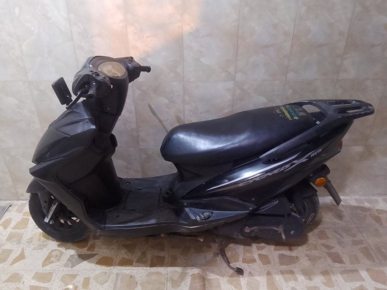 السلام عليكم.. دراجه نوع...سكنس.... محرك ماكس...شرط ولا مفتوح ولا اي شي.....السعر ٤٠٠....قفل....الحيانيه شارع السيد واتساب ***********
