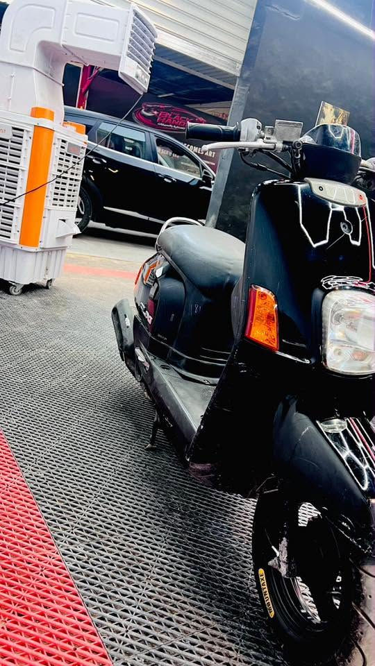 سلام عليكم ماكس بوليس دراجه بلاديه ونضيفه  مكان بغداد *********** سعر 650 بيه مجال
