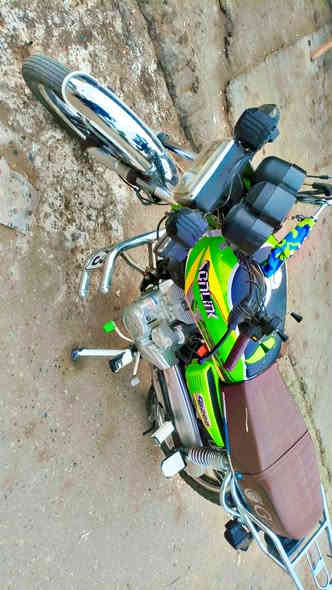 سيفان. موديل 24نضيفه. محرك ما مفتوح
اوراق كامله سعر 690بيه مجال
***********
