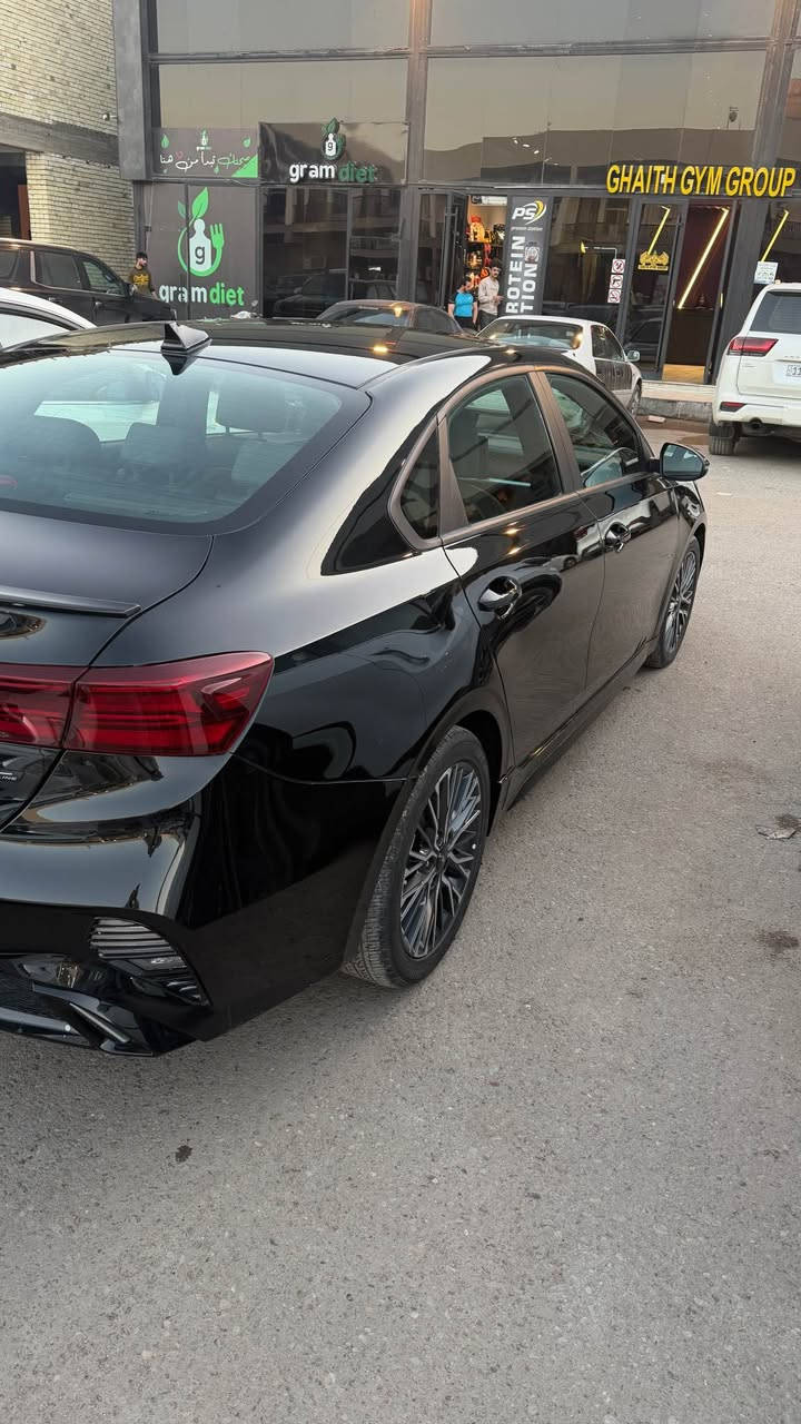 سلام عليكم . 

KiA فورتي . Gt Line
موديل 2023
لون اسود

فحص و هزه و سنويه جديد .

المواصفات . 

■ فول تحكم ستيرن . 
■ شاشه كبيره . 
■ كامره خلفيه . 
■ تحديد مسار . 
■ رادار امامي . 
■ تثبيت سرعه . 
■ ثلاث أنظمة قياده 
■ توقف ذاتي .  
■ السياره جاهزه من جميع النواحي 
بدون ايرباك
  
■حادث بنيد وجاملغ تبديل 
بدون دواخل شاصي لغد كفاله 
السعر 168
مكانها بغداد
للتواصل *********** بغداد, العراق
