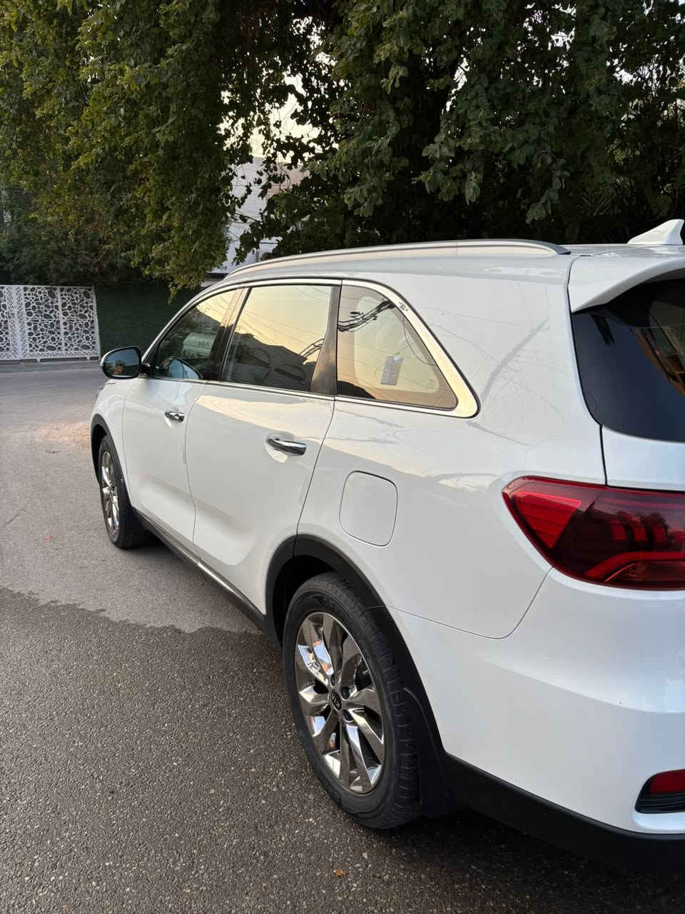 السلام عليكم سورنتو 2020 خليجي
فول ماعدا البنو راما
 كفاله عامه 6 سلندر  
ع وضع الشركه جديده لا بارد ولا شخوط تخم تاير جديد رقمه بغداد انكليزي وباسمي مكينه وكير ع وضع الشركه برغي ممفتوح بيه 
السيارة جديده ومال جناي 
مكاني بغداد الكرخ
***********
سعره 265 وبيها مجال
