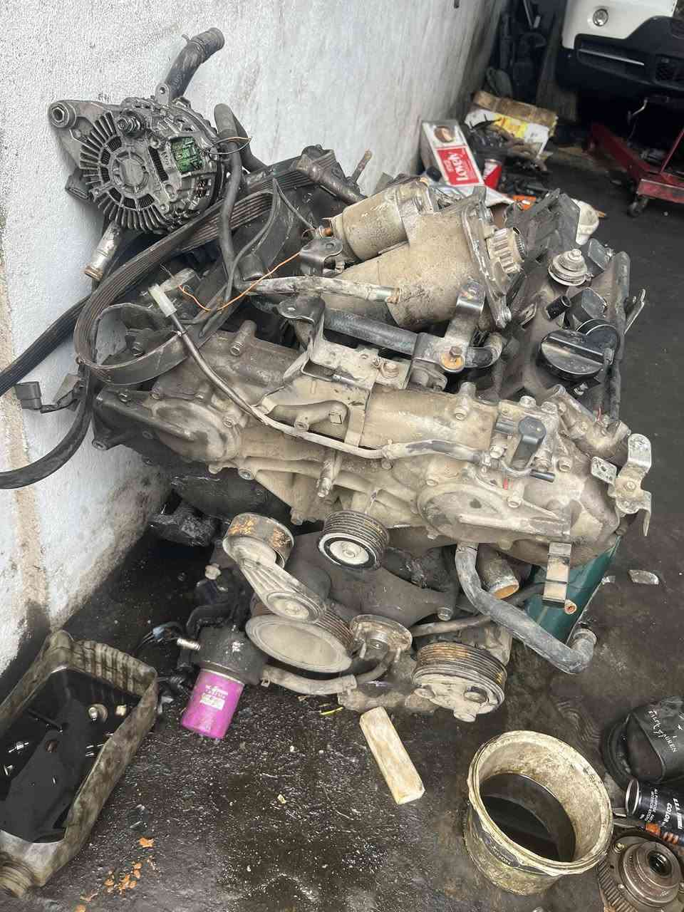 سلام عليكم يوجد محرك وكير وضفيرة نيسان باڤندر 2008 الكير كفالة بس المحرك طافي يعني طابوكه 
الرقم ***********
