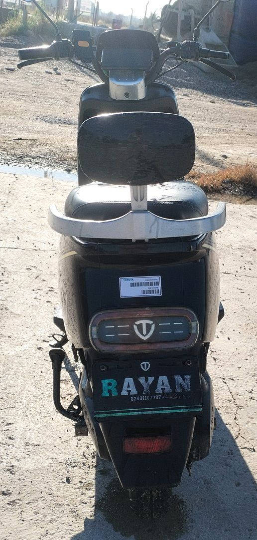 السلام عليكم دراجه شحن 🛵
شركه الريان 📄
كامله من كلشي مادخله صيانه ابد 
البطاريات 5🔋
مديل 2025
سرعه 50حقيقي 
سعر 650وبي مجال 
الاستفسار على رقم(***********)
