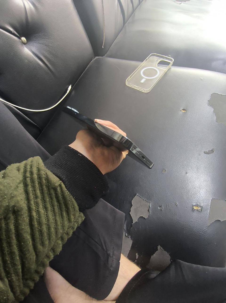 ايفون 12 برو ماكس اصلي نموذج m
ذاكره 256 بطاريه 82 مكفول سعر 475 هاذا رقمي ***********
