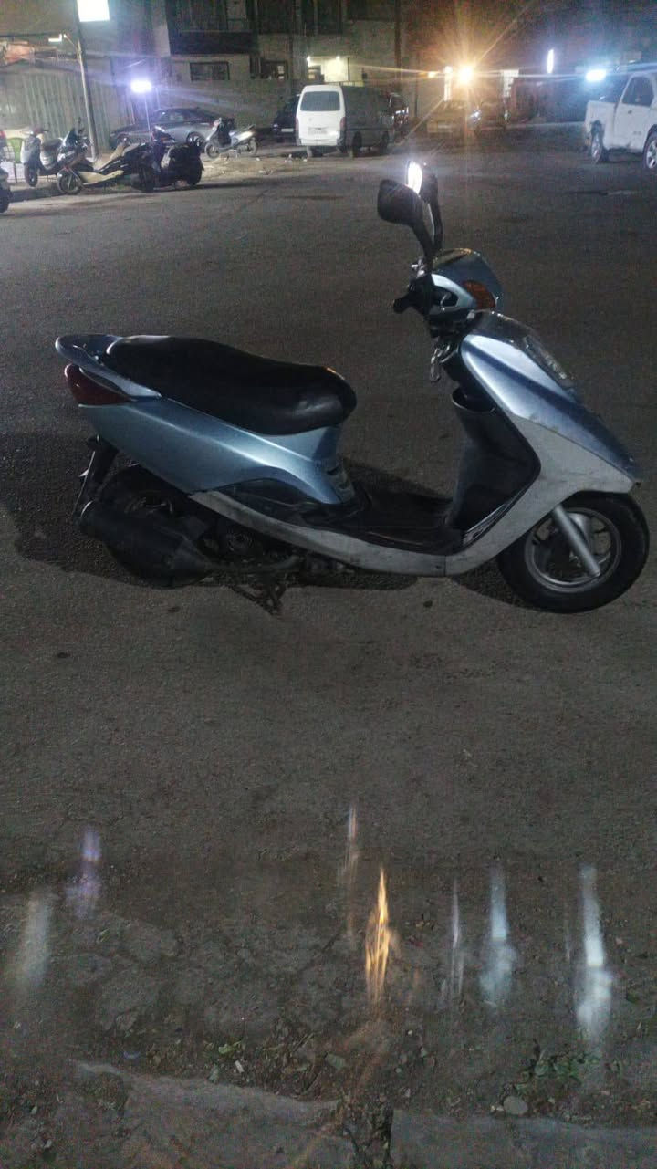 سلام عليكم دراجة بريز ١٤٠ نكرة سلف مكينة مكفولة كهرئيات كاملة قفل ستيرن قفل جنطة كابريتر اصلية سلف اصلي سعرها ٤٥٠ مكاني بغداد الحرية ***********
