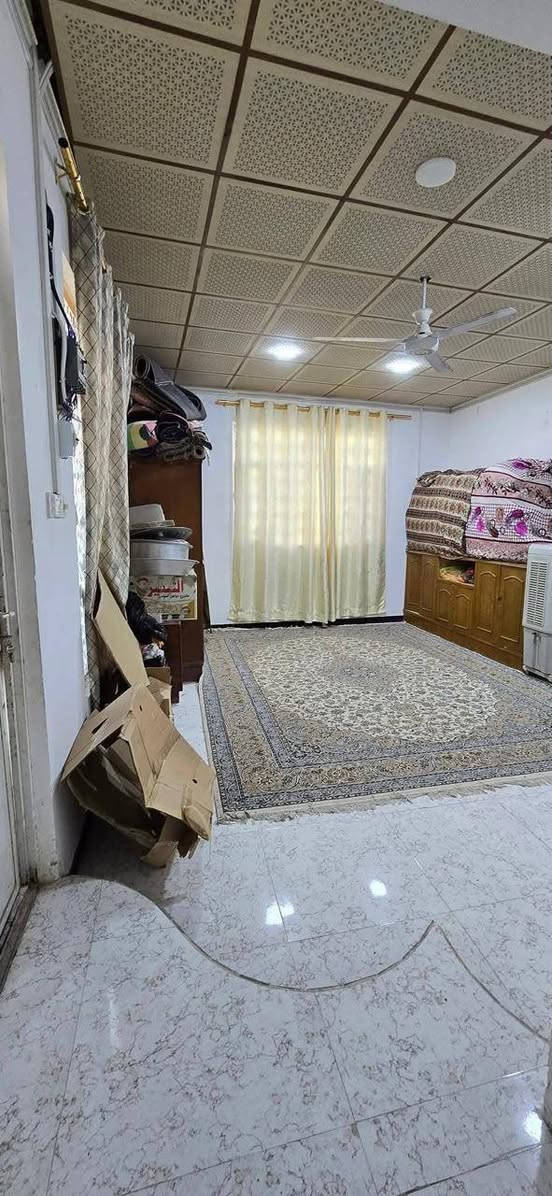 بيت للبيع كربلاء بسيد اسماعيل رابع فرع عن شارع الزوار طابقين أربع غرف نوم صالتين واستقبال ومطبخ وحديقه ودرج خارجي سند 25 المساحة 200 متر للاستفسار الاتصال على الرقم ***********
