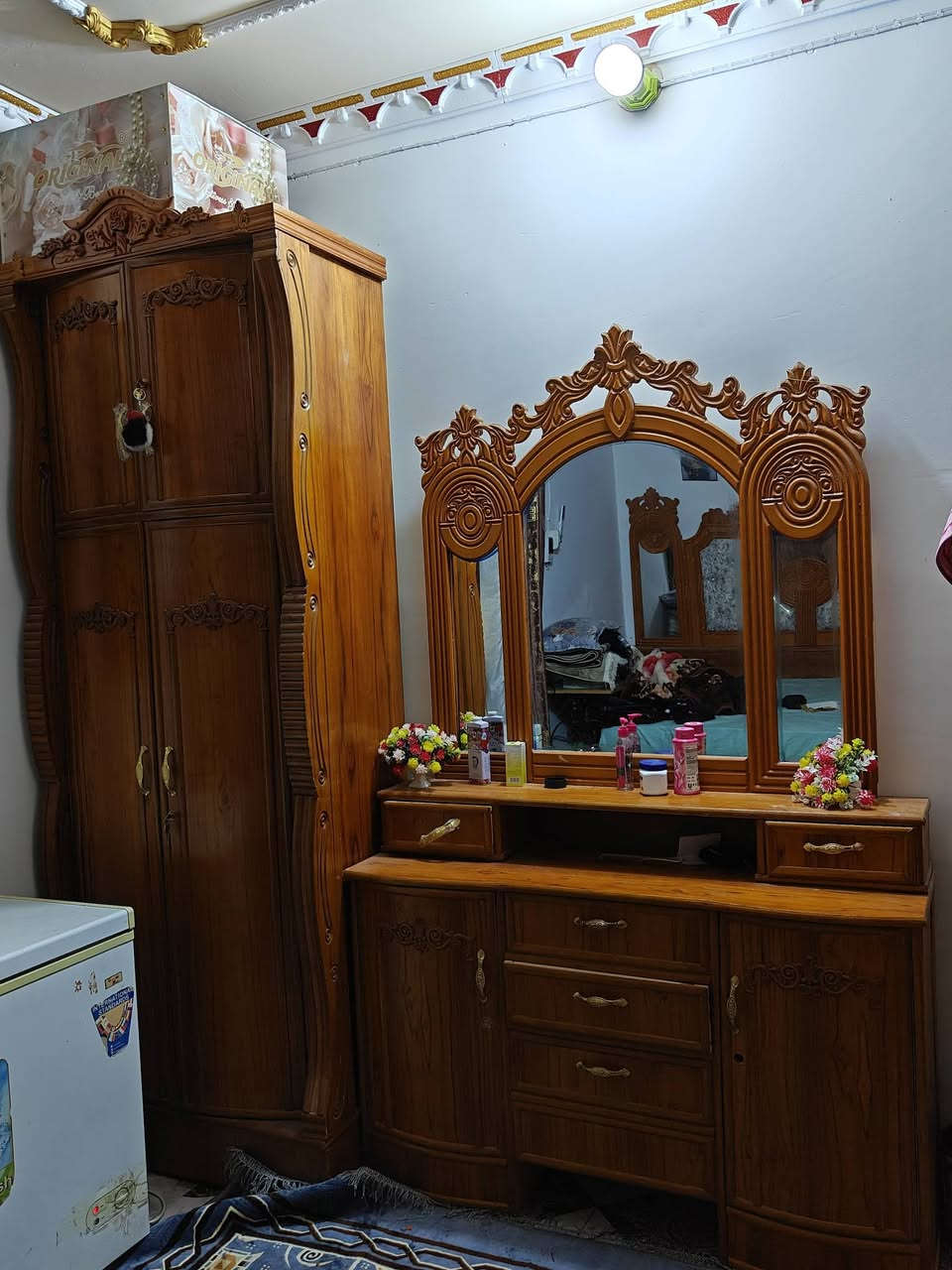 غرفه للبيع السعر مليون و 200 وبيه مجال ***********
