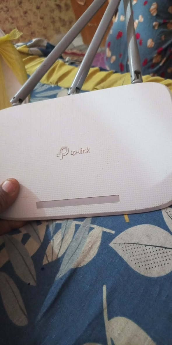 شبكه انترنت مكفوله شرط الشغل مابيها فصله مفعل بيه اربع اشتراكات والله بس نوع الشبكه باور بيم الامريكي مع كامل الملحقات مع يوبي اس يشغل اربع ساعات  ***********غير متواجد عل فيس
