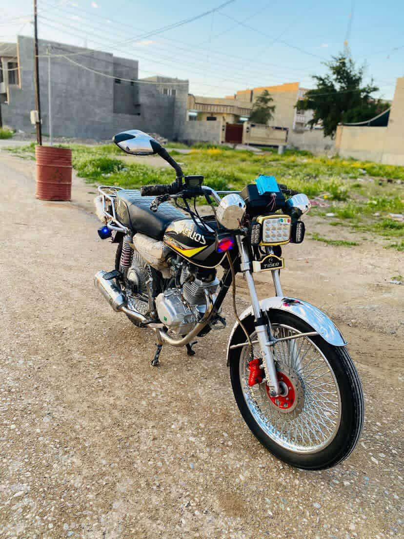 سلام عليكم تايكر موديل 24 ما ناقصه اي شي تجي شغل وتطلع ما عده الجبنه طاكه السعر 400وبي مجال 
ملاحظه:ابو 350 لا يراسل ***********
