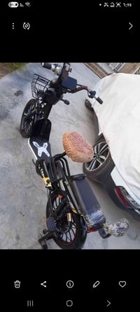 دراجة شحن للبيع سعره مناسب .  للتواصل الاتصال ٠٧٨٢٥٢٠٥٥٤٤