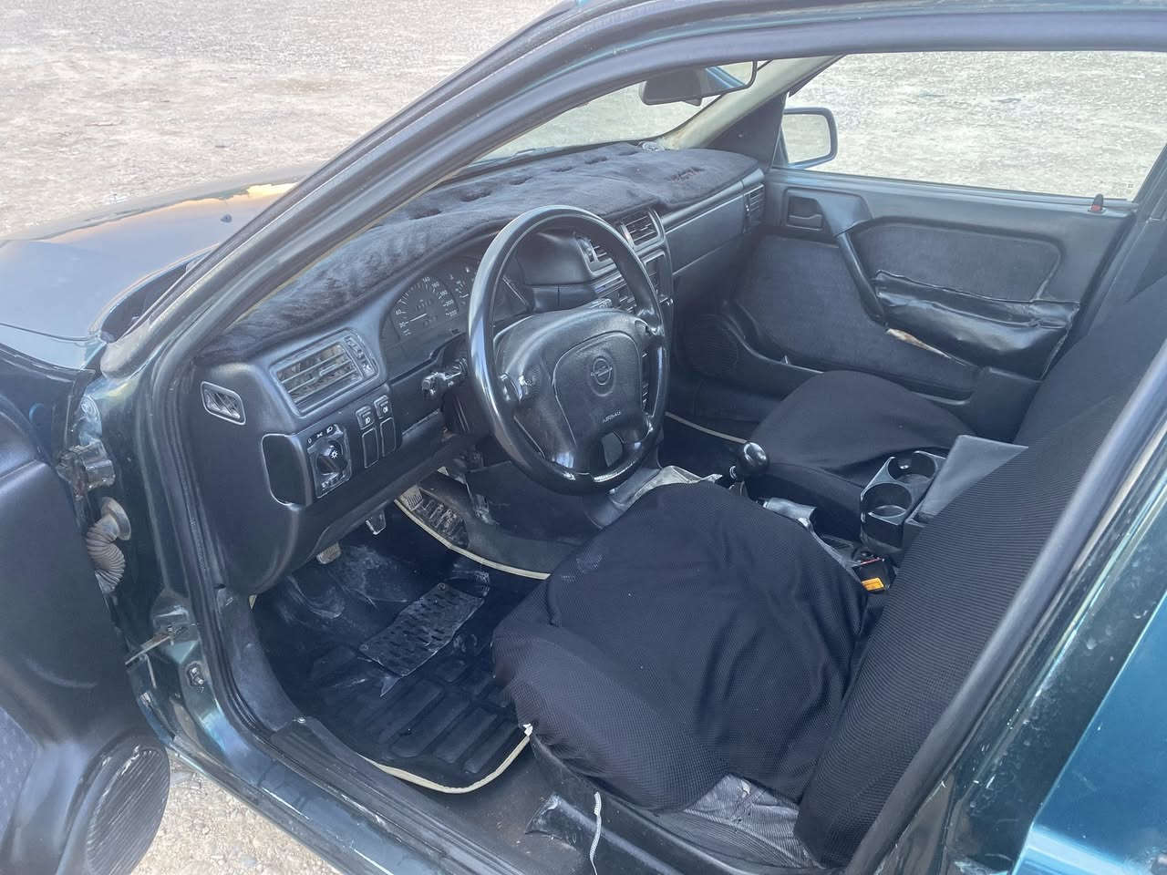 سلام عليكم فكترة اللبيع موديل 94 گير عادي  محرك شرط ر.    رقم بغددتحويل ثانيوم.     تخم تاير جد يد صدر جديد السيارة قطرة خياس مابيهة مكان السيارة صلاح الدين سامراء العباسية الشراي يتصل*********** مكلف بل نشر
