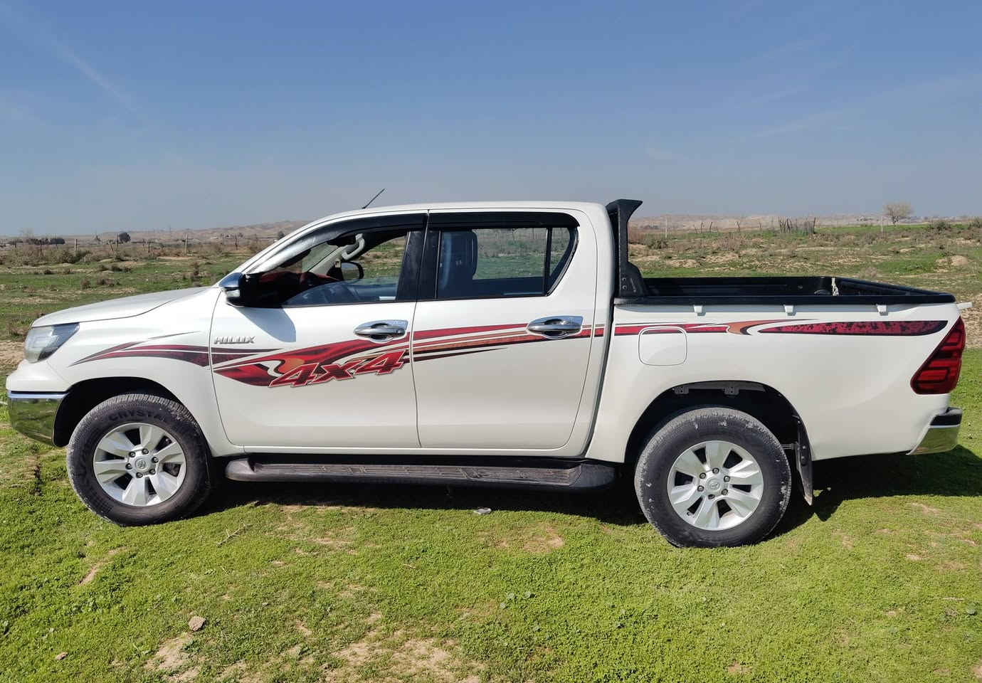 سلام عليكم سياره بكم هايلوكس،مديل2016 رقم سلمانية سيارة مكفولة  محرك مكفولة قطعتين تبريد  كير عادي سنويا جديدة ماشية 126  عنوان ديالى جلولاء رقم الهاتف ***********  رقم *********** ،،،،،سعر243
