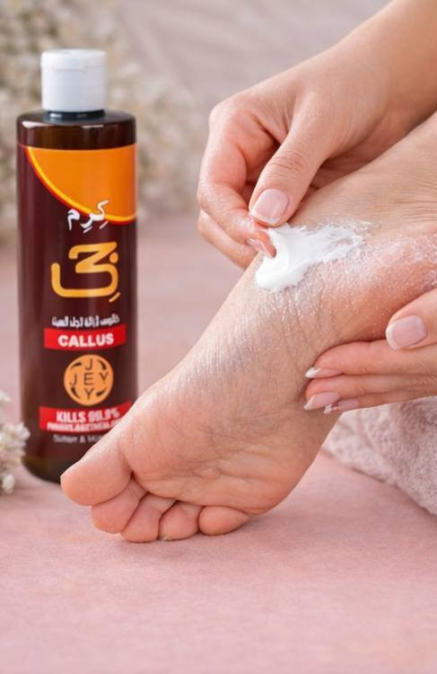 ✨ ودّعي تشققات القدمين وخلي نعومة رجلك تحچي عنج 👣🔅
💛 ينعم القدمين من أول استعمال
💛 يساعد على إزالة الجلد الميت بسهولة
💛 يرطب ويخلي القدم حرير ولمسة ناعمة
💛 يقضي على 99.9% من الفطريات والبكتيريا
خلي عنايتج بنفسج تبدي من أدق التفاصيل 👣✨
الحجم الكبير 500ml
المنشأ سوريا الأصلي 🇸🇾
#للحجزوالاستفسار***********
