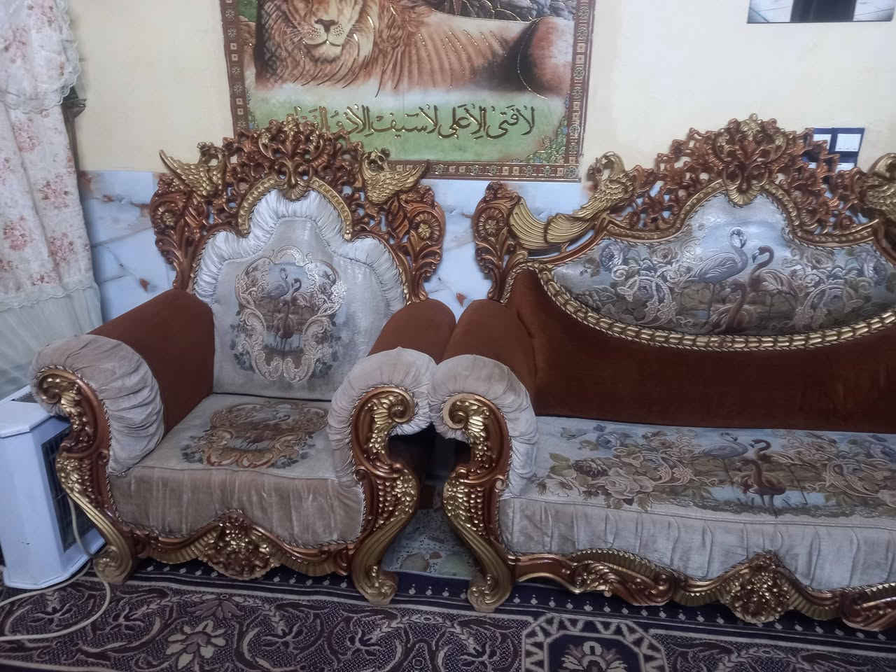 سلام وعليكم تخم ٧مقاعد جديده بعد المكان بغداد مدينة الصدر الاتصال على الرقم الهاتف ***********السعر 350الف
