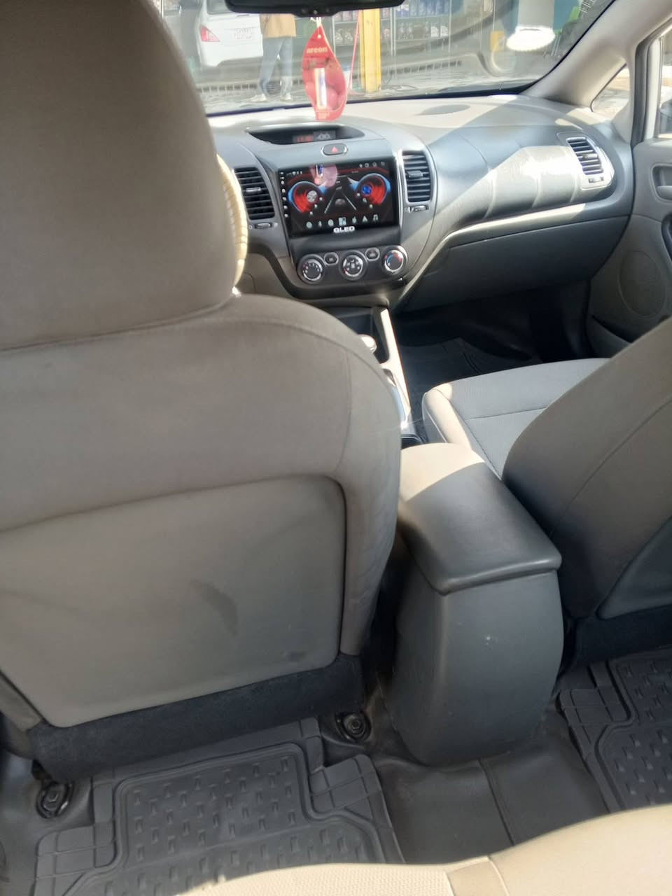 للبيع موديل ٢٠١٧ جاملغ امامي وملاونين الباب فقط بدون اي داخل موديل ٢٠١٧ ماشيه ١٩٠ دك  جرص بسم شركه كير مكفول محرك مكفول كلشي مكفول عدا المذكور السعر ١٢٥////////***********بي وتساب
