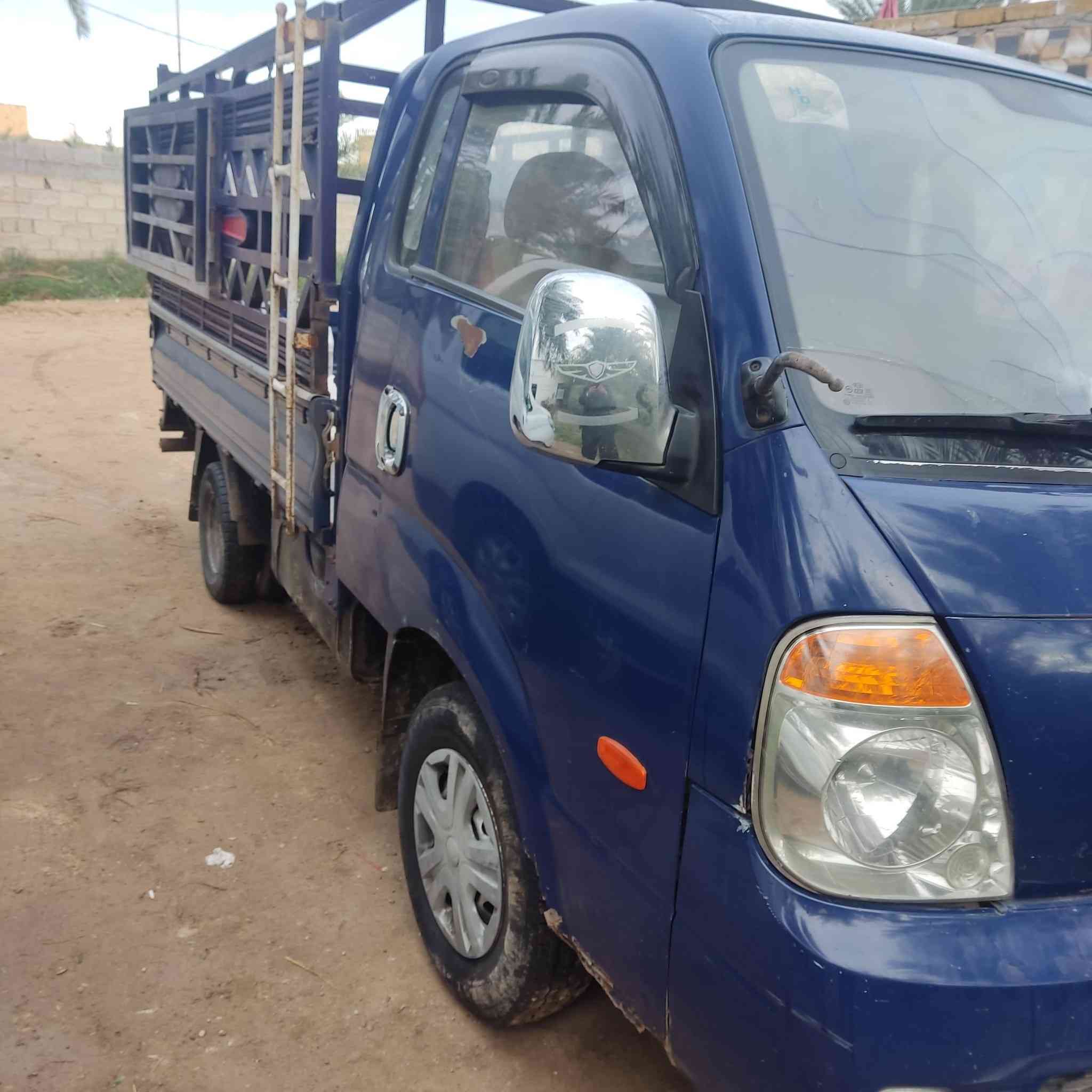 كيه حمل موديل 11 مسكر مكفول اصوليات شاصي كير محرك باتري اكسن حداديه كله جديد جاهزه  للعمل  تحويل في اي وقت سعره 110 بيه مجال للشراي رقم تلفون ***********
