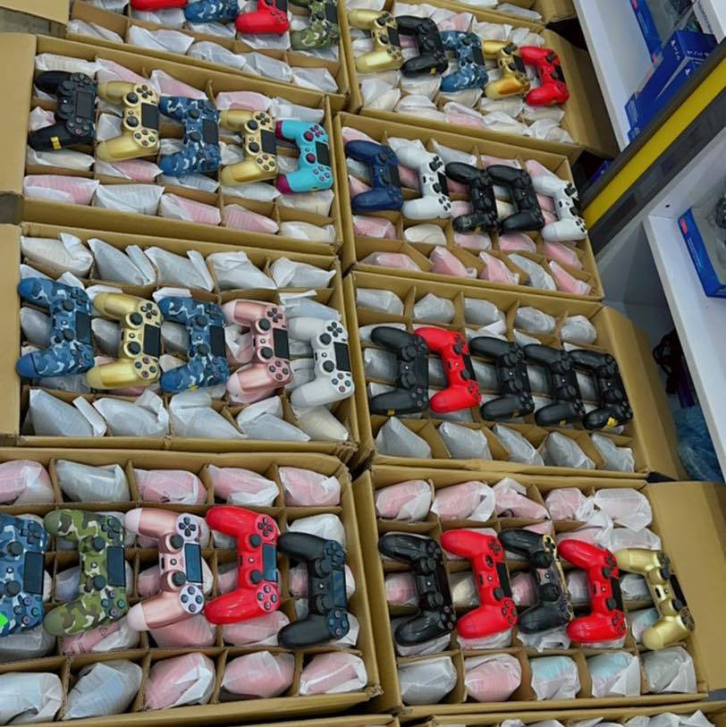 عروض تفليش الاسعار ماتنظر اكثر اجتكم حار 🌶️ بحار مع كيلوين ليمون 🍋 على مود المضغوطين 
هذي العروض لعيونكم 
فور سلم مهكر 220 الف 
فور برو مهكر 275 الف 
فور فات مهكر 190 الف 
كشو ذبان 🔨 الباقين 
جوستك الفور التجاري 6 الاف فقط اذا بيك زود نزل سعر اقوى 
جوستك الباله 25 الف 
جوستك فور شبيه الفايف 17 الف 
للحجز 
***********
