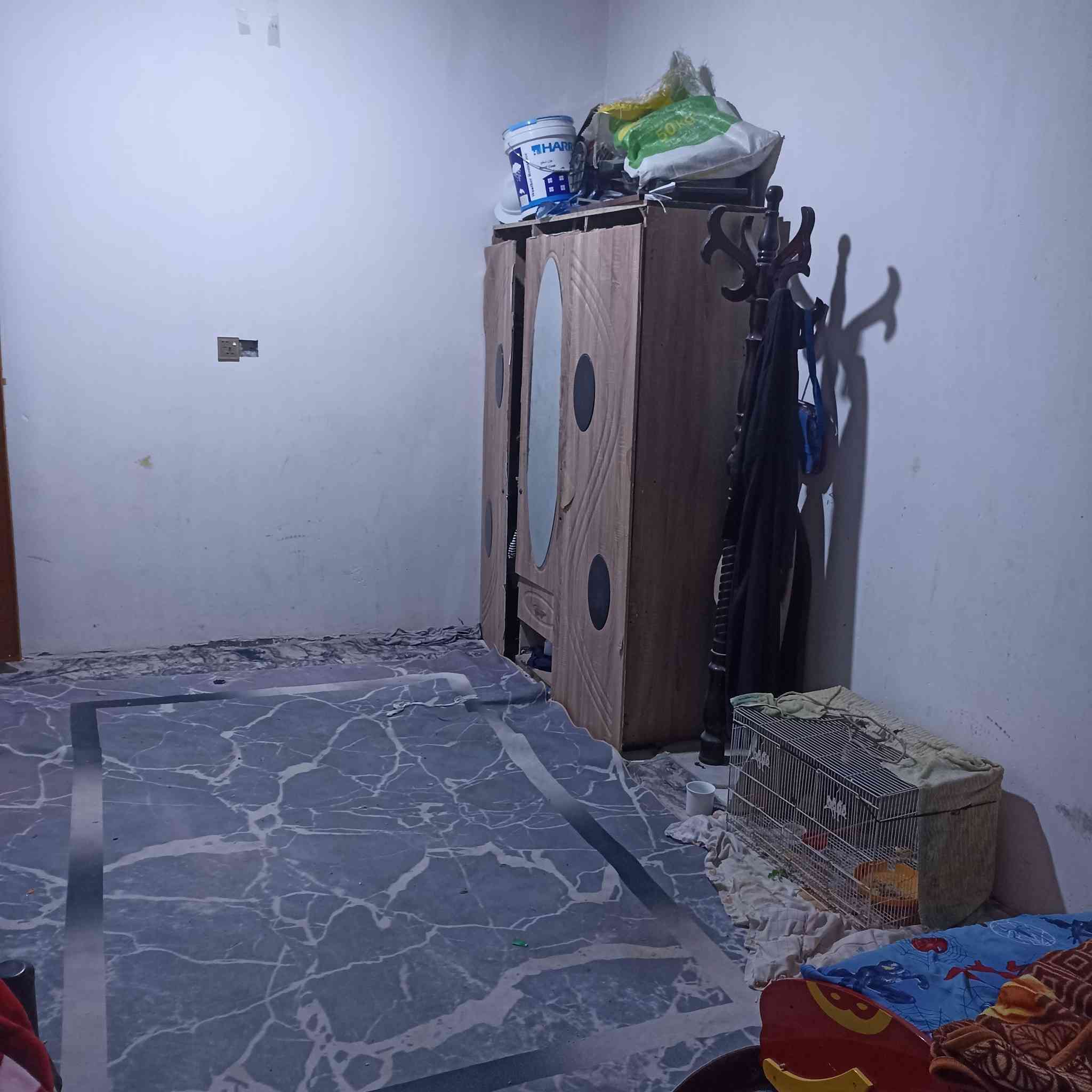 السلام عليكم يعلن مكتب عقارات الرحمن عن توفير بيت للبيع في ابو الخصيب بابو كوصره بشارع ملعب ضياء حماد البيت طابقين الطابق الاول غرفه نوم واحده وديوان ومطبخ وصحيات وصاله وكراج والطابق الثاني ثلاثه غرف نوم وصاله ومساحه.        البيت 125متر والسعر100وقابل التفاوض والاستفسار.              الاتصال على الرقم الهاتف.        ***********.           او مراسلتني على الوات ساب او على الخاص
