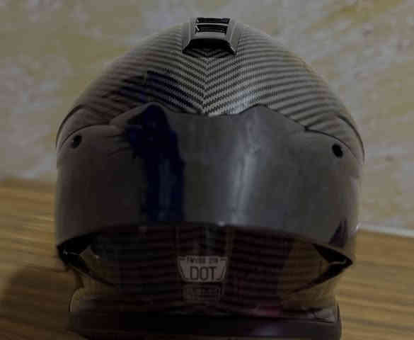 خوذة بالة الماني نضافة 100‎%‎ 
حاصلة علا شهادة DOT الحقيقي السلامة والامان 
تحتوي علا فتحات تهوية وفتحات مانع الضباب 
وحاصلة علا شهادة ECE 
مضادة للخدوش ذات طلاء ثابت 
تحتوي علا بطانة داخلية مريحة وثابتة  
س 120 قفل 
تواصل ماسنجر او علا رقم ***********
